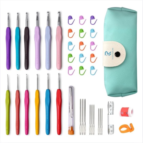 Portable crochet kit